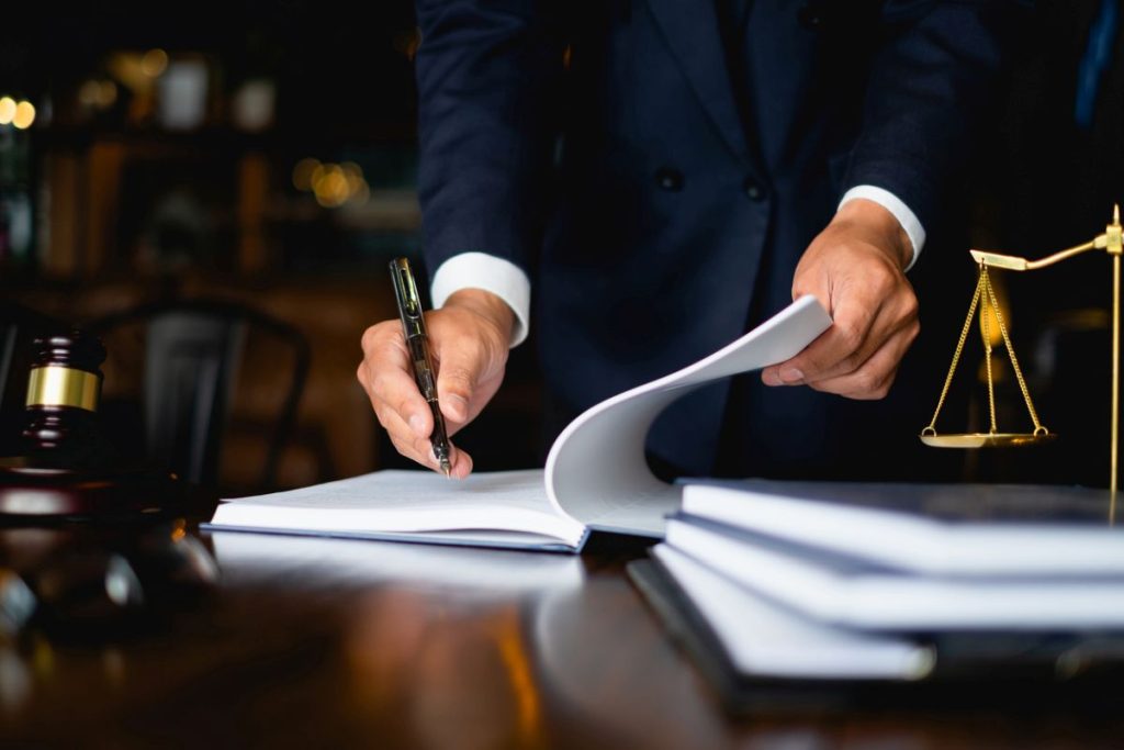 Why Local Knowledge Matters When Hiring a Hometown Lawyer